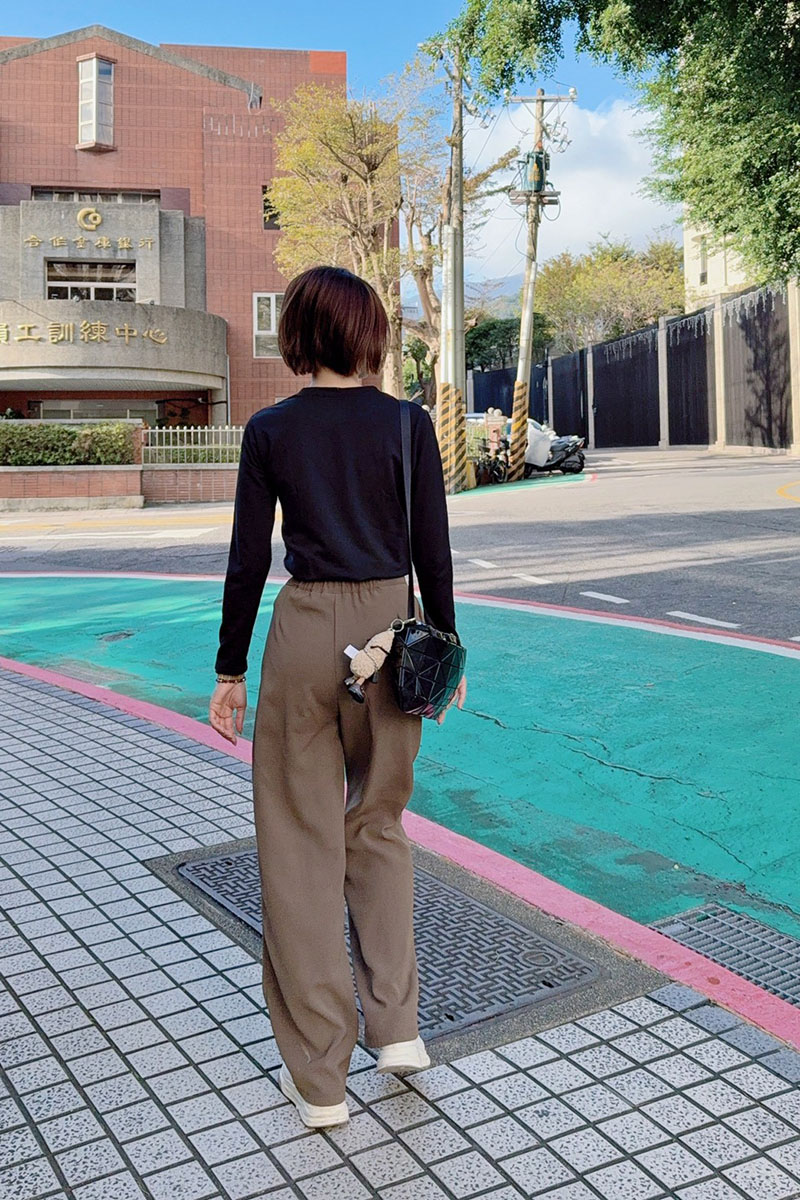 [啾團] 霸王級寒流我不怕！❄️ 一件抵兩件！秘密武器是它WIWI-墨金極燃暖絨發熱衣