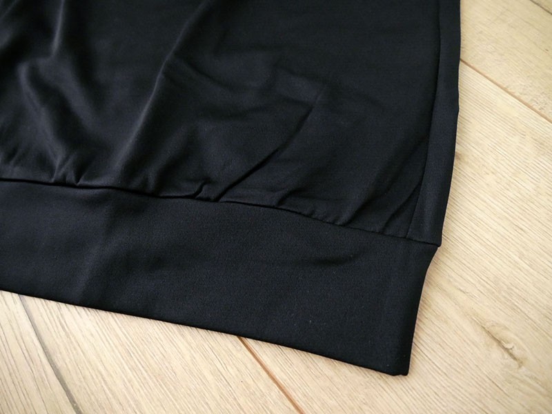 [啾團] 霸王級寒流我不怕！❄️ 一件抵兩件！秘密武器是它WIWI-墨金極燃暖絨發熱衣