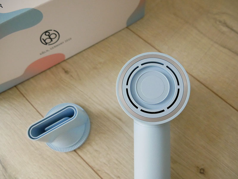 [啾團] 德國Bianco AURA國際全電壓高速負離子吹風機,出國終於不用再將就！不到2000元的「全電壓高速吹風機」實測直接勝過萬元款