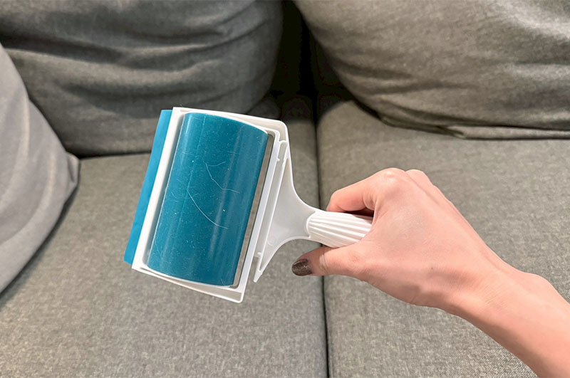 [啾團] 主婦激推的省錢大絕招！韓國爆紅「可水洗矽膠清潔滾輪」，打掃地板不再腰痠背痛！