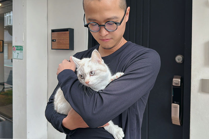 [啾團] 主婦激推的省錢大絕招！韓國爆紅「可水洗矽膠清潔滾輪」，打掃地板不再腰痠背痛！