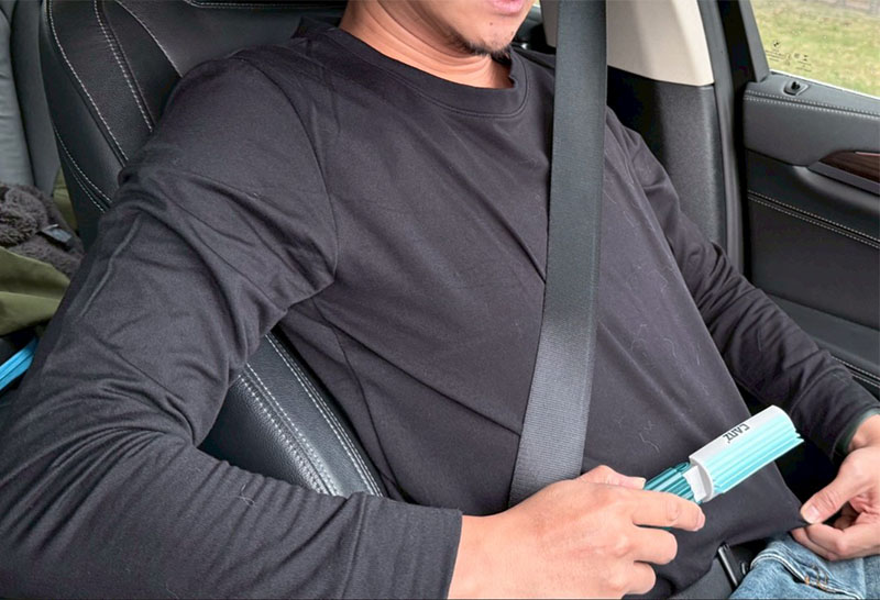 [啾團] 主婦激推的省錢大絕招！韓國爆紅「可水洗矽膠清潔滾輪」，打掃地板不再腰痠背痛！