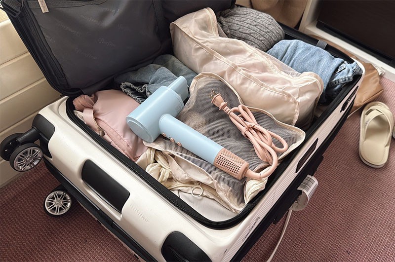 [啾團] 德國Bianco AURA國際全電壓高速負離子吹風機,出國終於不用再將就！不到2000元的「全電壓高速吹風機」實測直接勝過萬元款