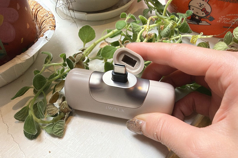 [啾團]iWalk六代口袋行動電源,不被線干擾跟束縛的超輕巧行動電源(加開快充頭/充電線/GUXON巧方塊雙線行動電源)