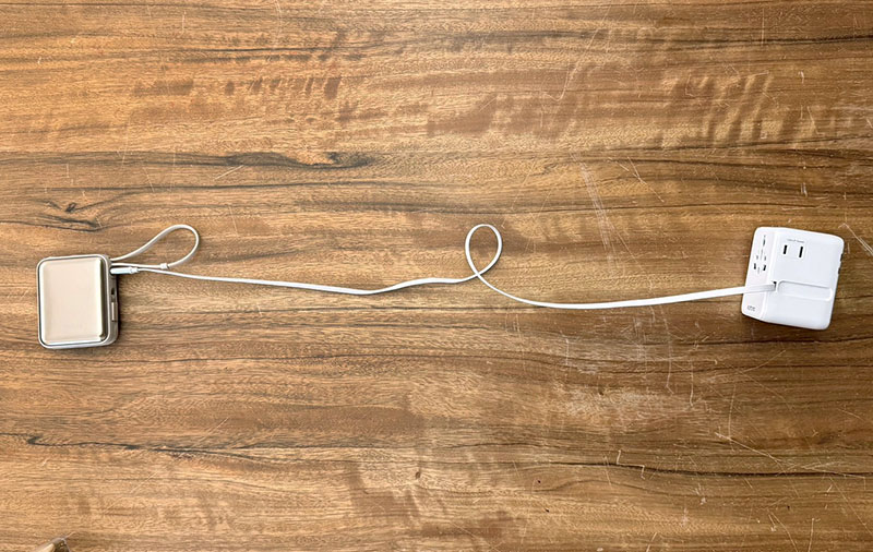 [啾團] 出國帶這顆就夠！一台抵6台！體積小、充超快又安全的KINYO自帶線氮化鎵萬國轉接頭