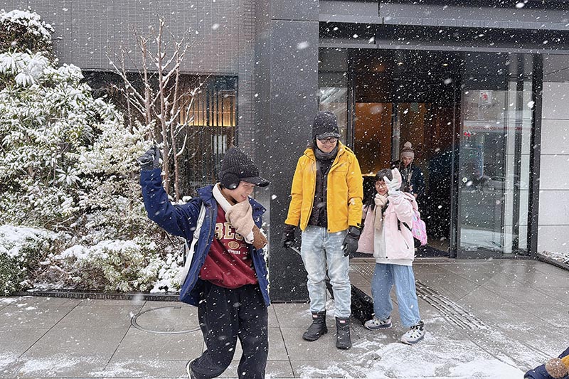 [啾團] WIWI冬天還是要又瘦又暖,下雪也不怕!溫灸刷毛發熱衣及石墨烯極暖衝鋒衣,快速升溫10 °C