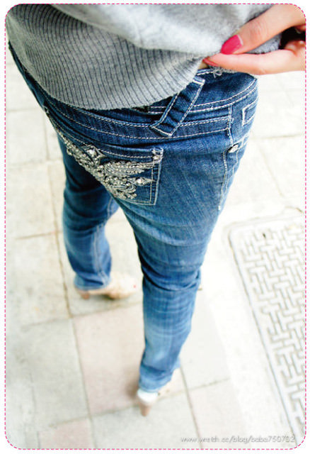 [穿搭] 腿無限伸長!小奢華感之版型超好看的5件牛仔褲分享