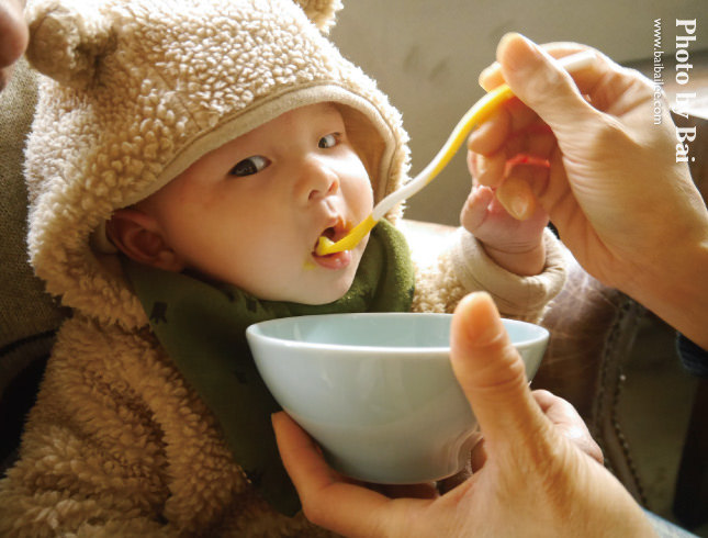 [寶寶] 寶寶的第一次副食品!babybrezza副食品料理機分享