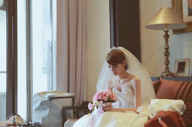 [婚禮紀錄] 婚禮上的紀錄MV及照片都出來了!(聽說大家都看到飆淚)(補上婚攝)NINIKO STYLE＋Tanbura photography＋Play Screen