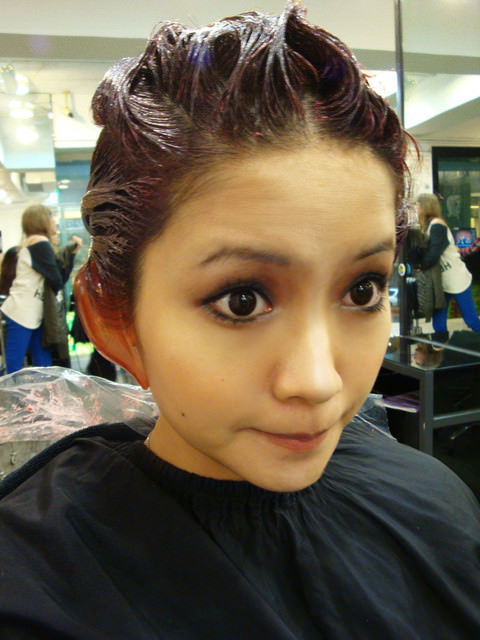 捲捲捲的紫髮
